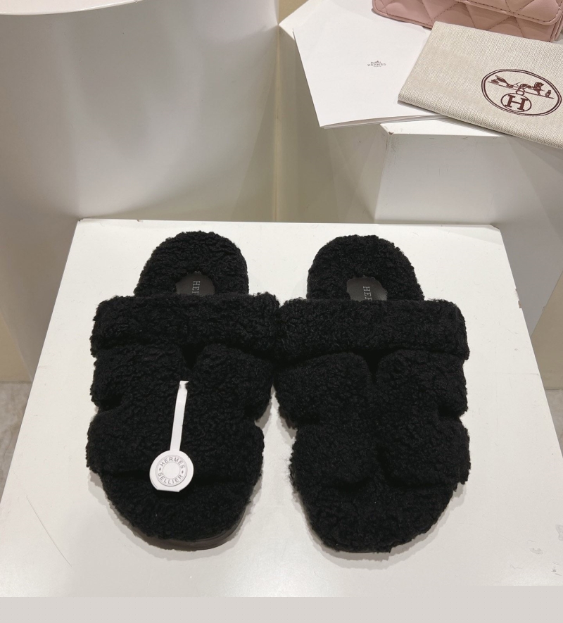 H**mes slippers